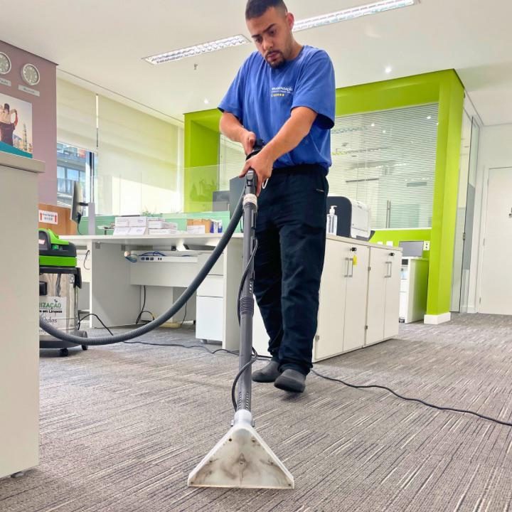 Higienização de carpetes empresariais